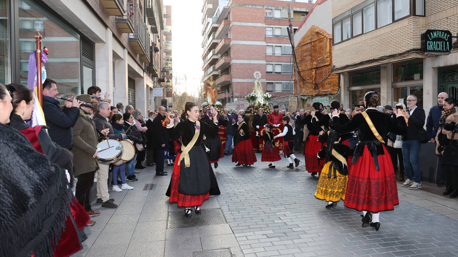 Santa Lucía recorre las calles de Palencia