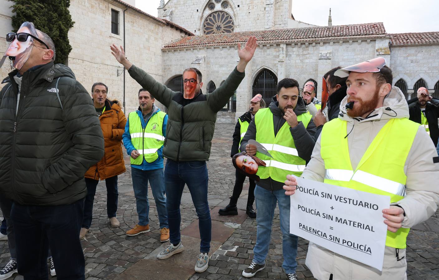 Silbidos y pataleos de la Policía Local de Palencia