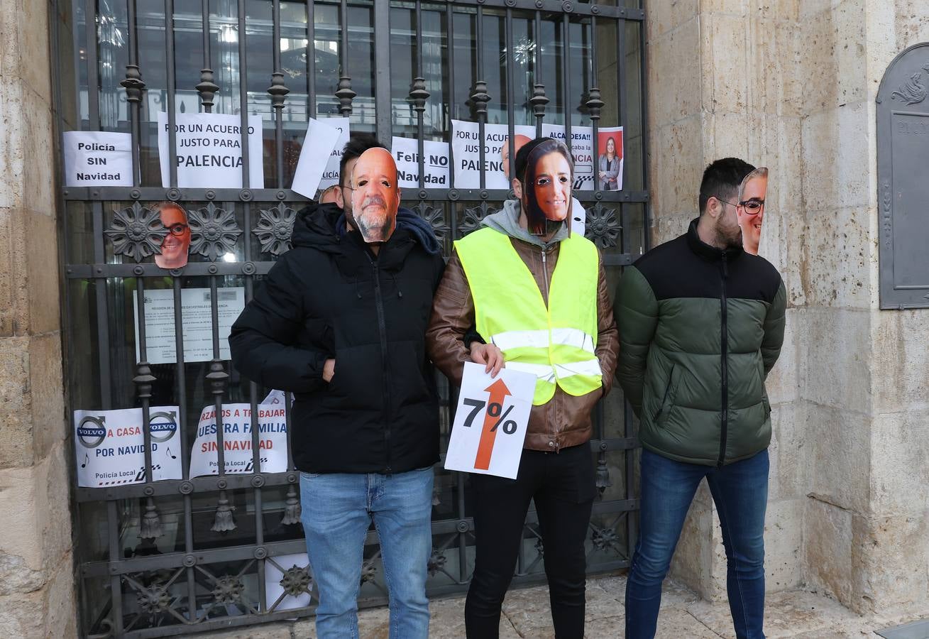 Silbidos y pataleos de la Policía Local de Palencia