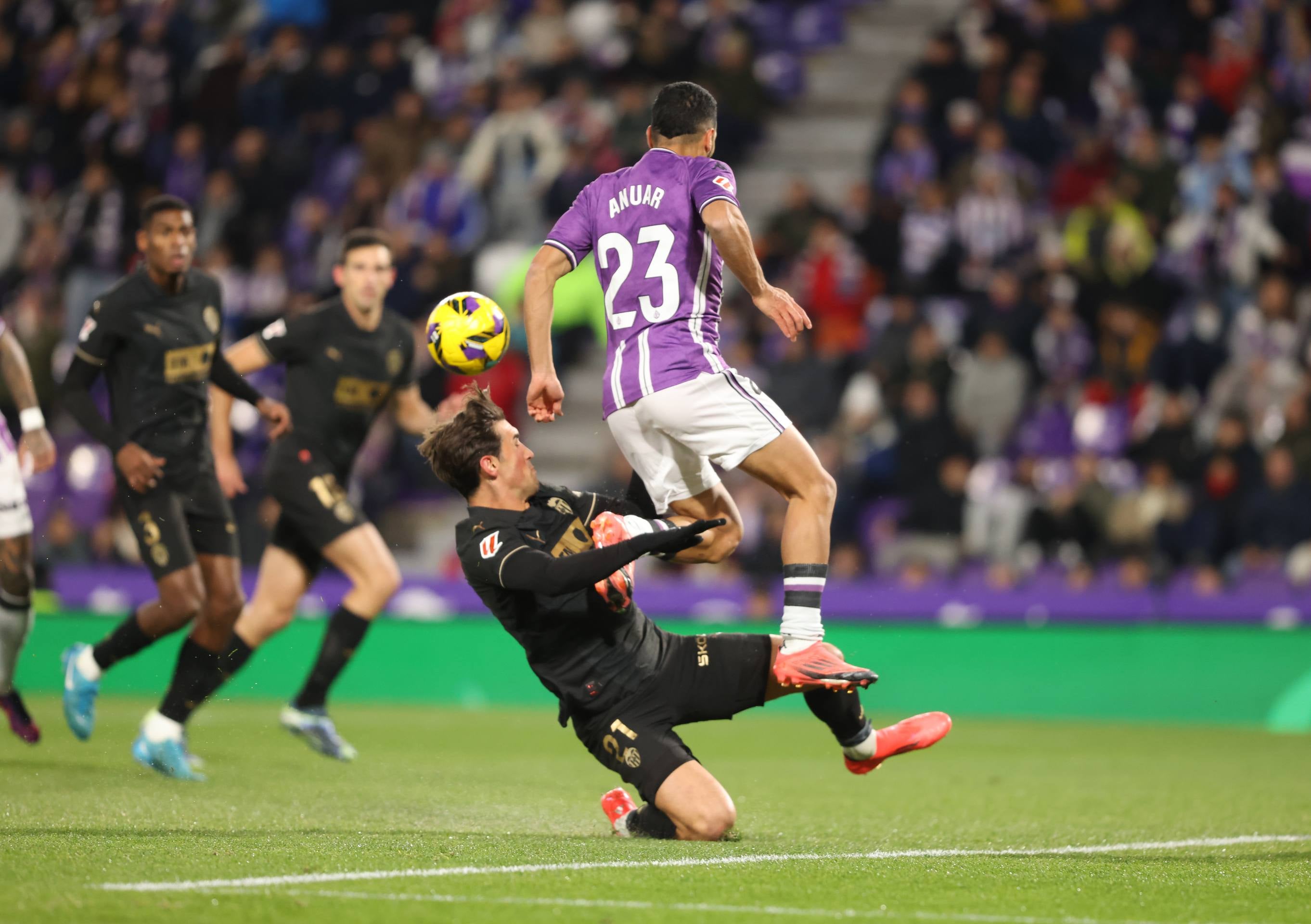 El triunfo del Real Valladolid ante el Valencia, en imágenes