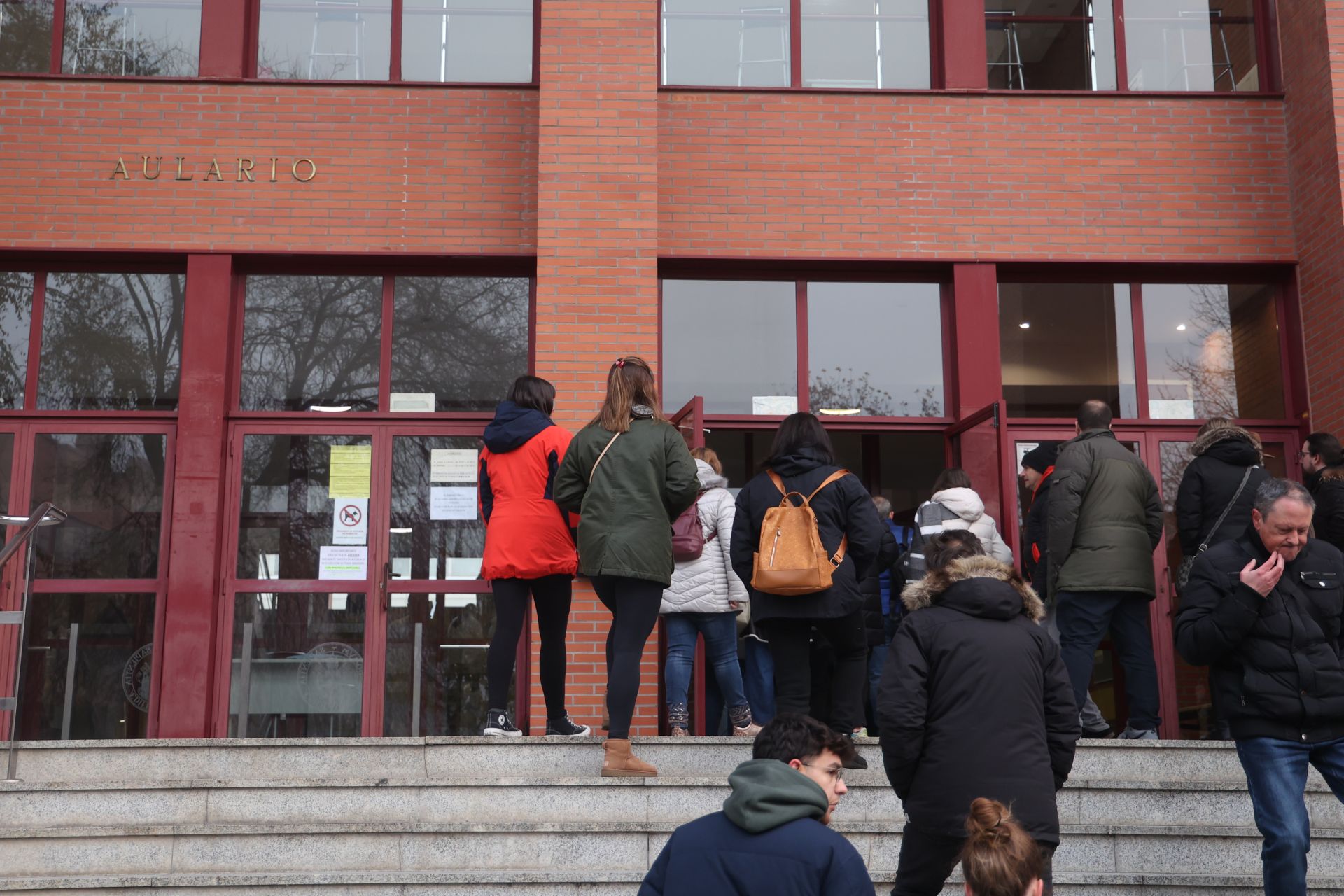 Imágenes de los miles de opositores que buscan en Valladolid una plaza en la Administración