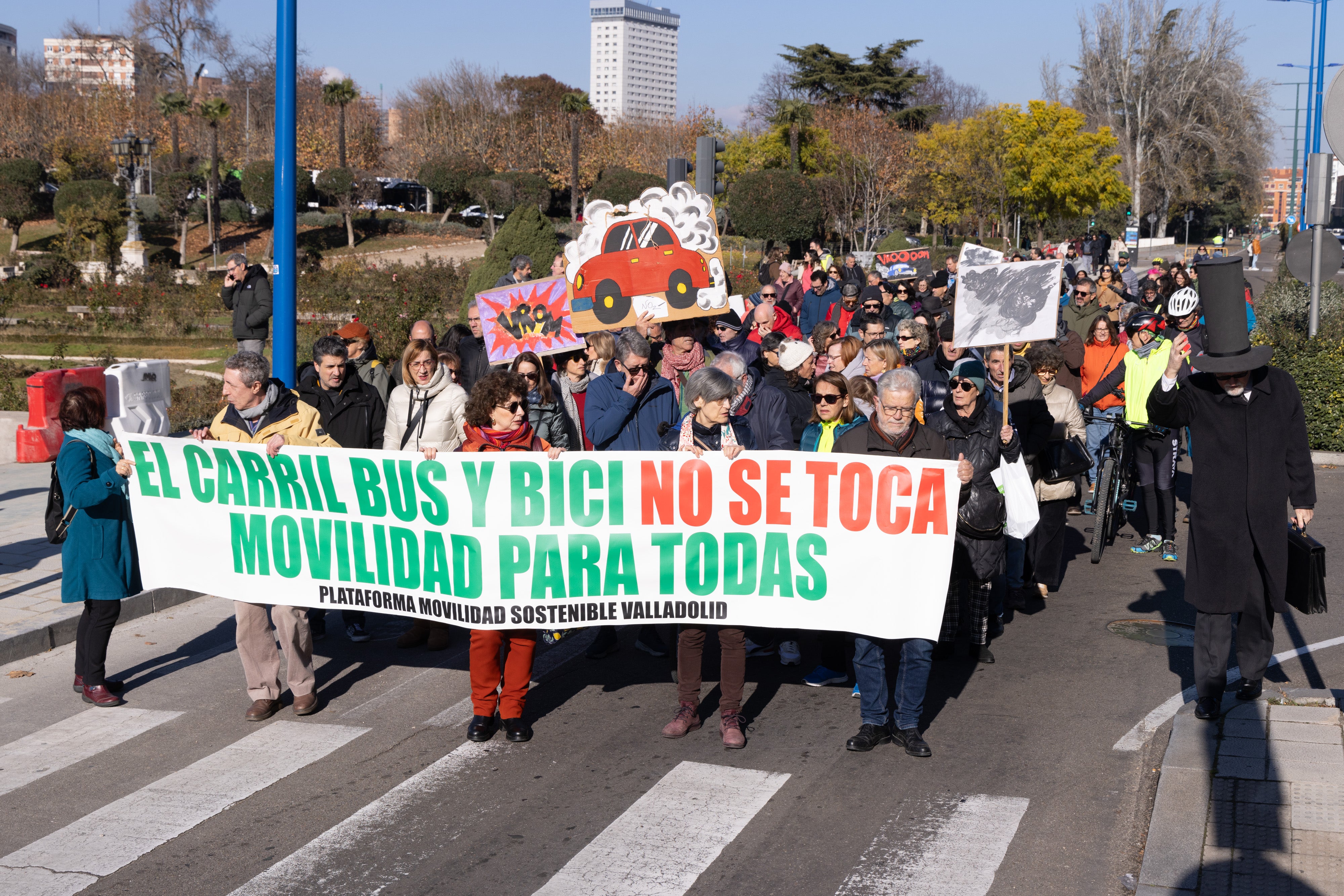 La protesta para pedir mantener los carriles bici, en imágenes