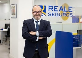Fernando Carpintero, en la oficina de la calle Gamazo de Reale Seguros.