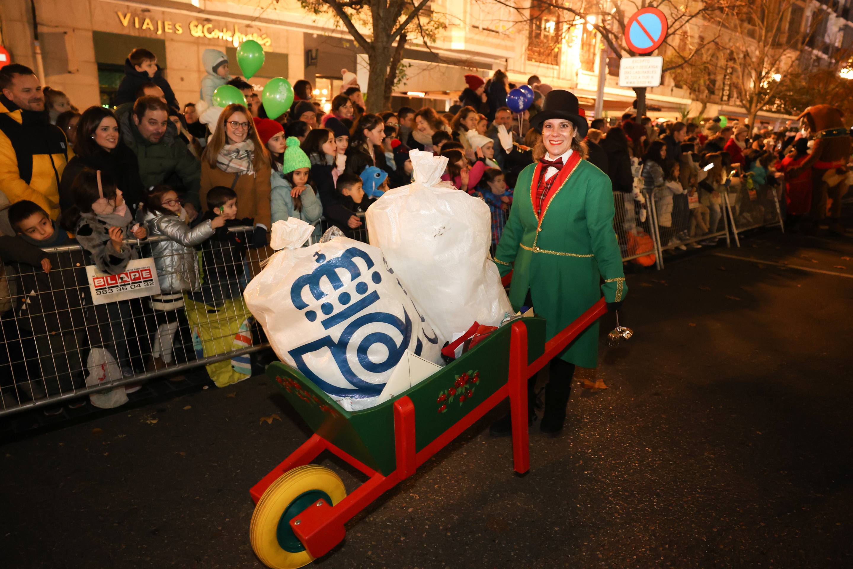 Las imágenes de la Cabalgata de Papa Noel en Valladolid