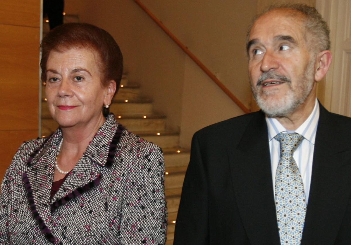 El expresidente de la Junta Demetrio Madrid y su esposa, Catalina Martín Paz, en octubre de 2006, momentos antes del concierto del 150 aniversario de El Norte de Castilla en el Teatro Calderón.