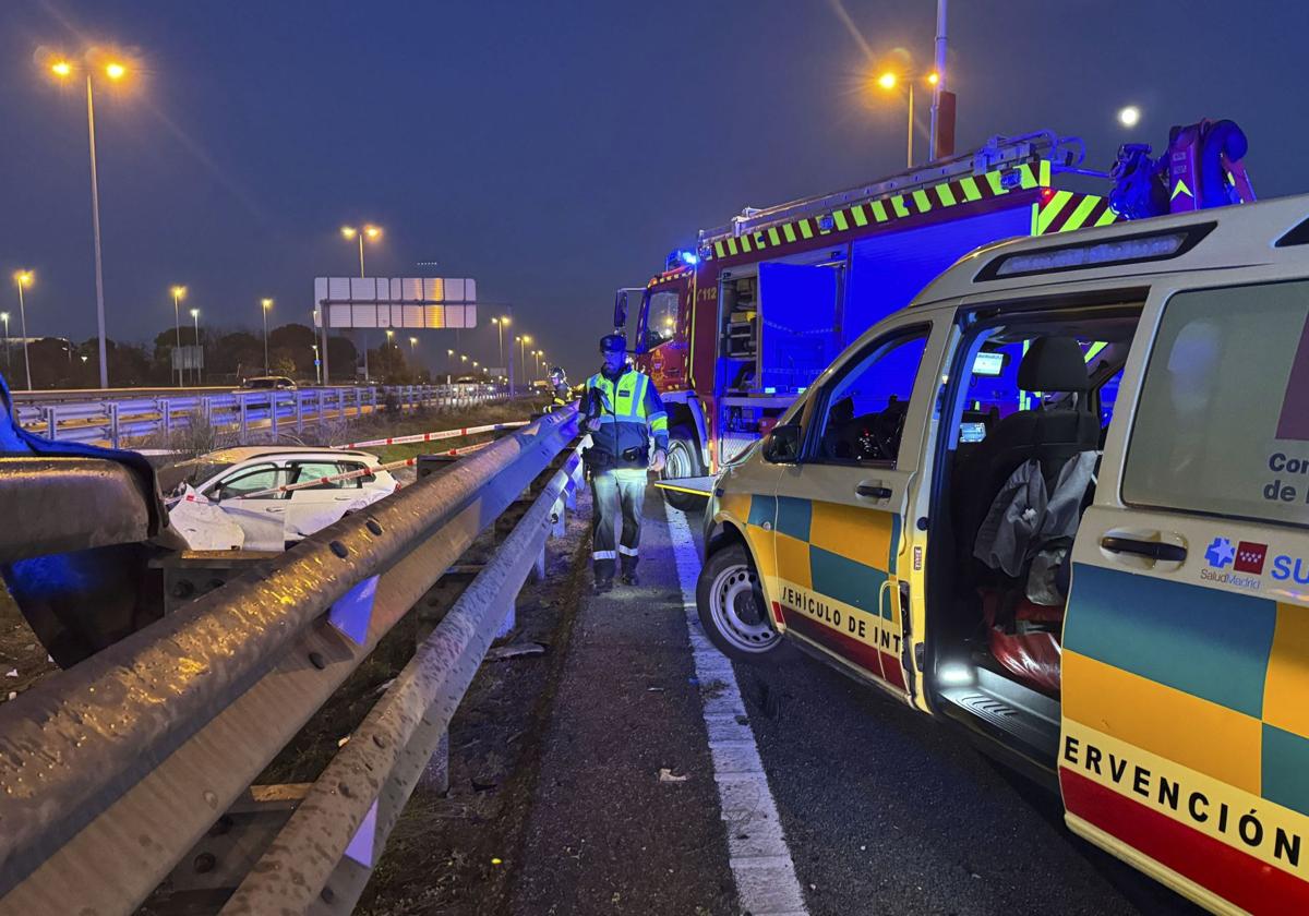 Intervención de los servicios de Emergencias en la M-50, este sábado.