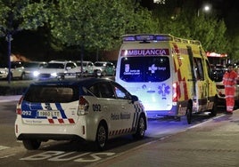 Imagen de archivo de una intervención policial y sanitaria en Valladolid.