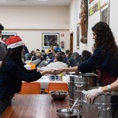 La solidaridad que alimenta a las personas vulnerables también se celebra en Navidad