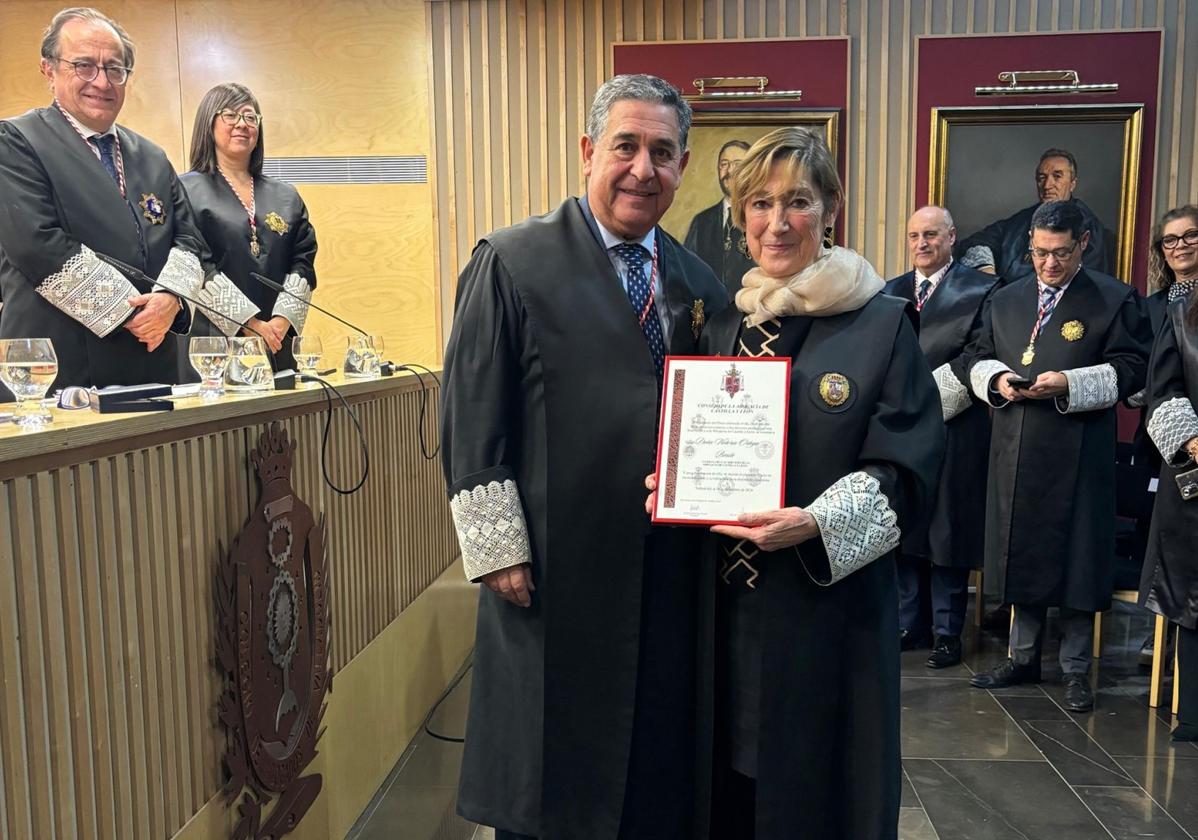 Los abogados de Castilla y León reconocen con la Gran Cruz al Mérito a Victoria Ortega