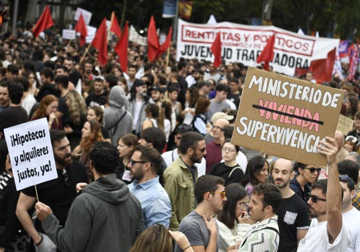 Manifestación bajo el lema 'Se acabó. Bajemos los alquileres', el 13 de octubre en Madrid.