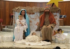 Representación del belén viviente en la iglesia del colegio Lourdes