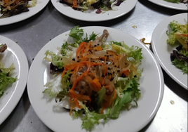 Ensalada de codorniz con zanahoria