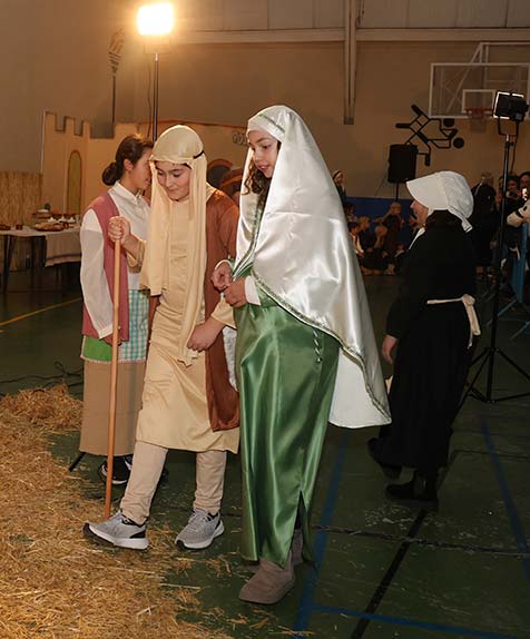 La Salle adelanta la Navidad con el belén viviente