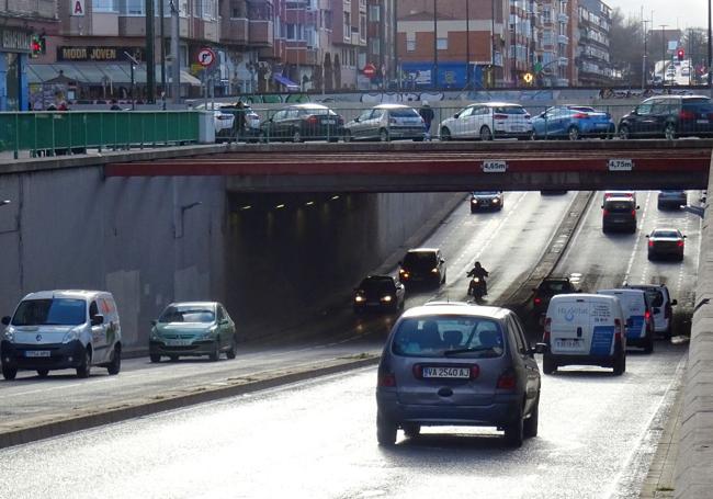 Tráfico fluido a las diez de la mañana en el túnel de San Isidro.