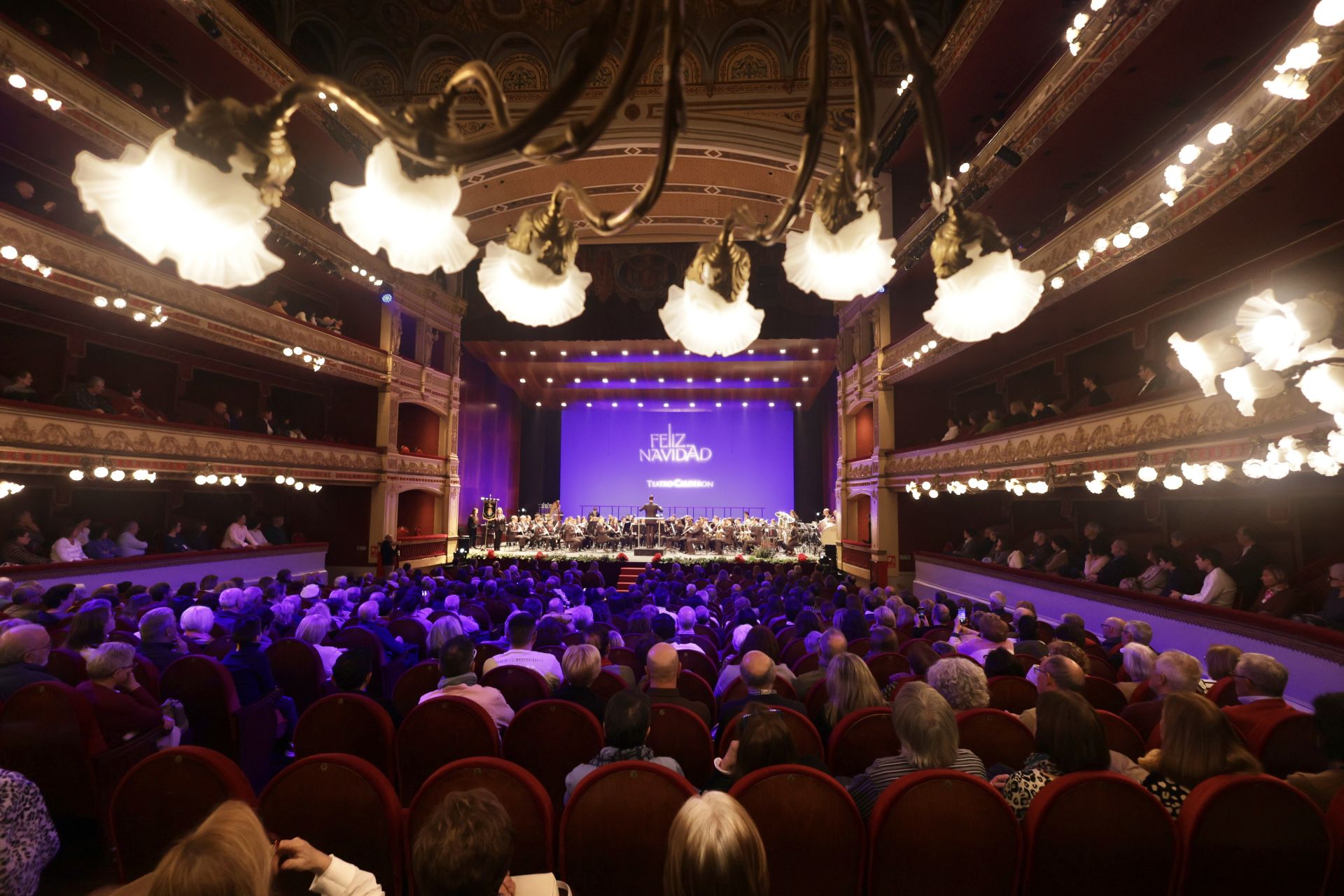 Las imágenes del pregón de Navidad en el Teatro Calderón