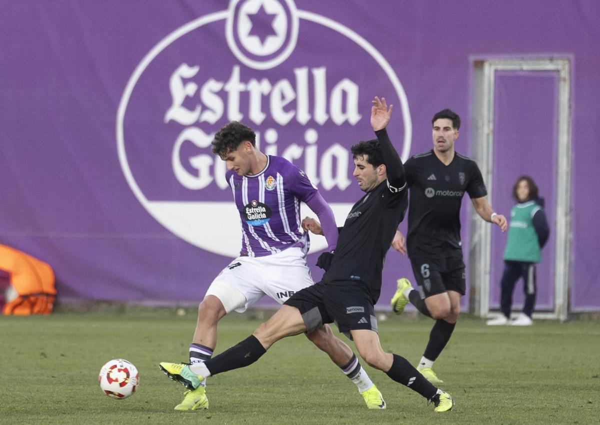 Imagen secundaria 1 - El Promesas juega con fuego para llevarse los puntos