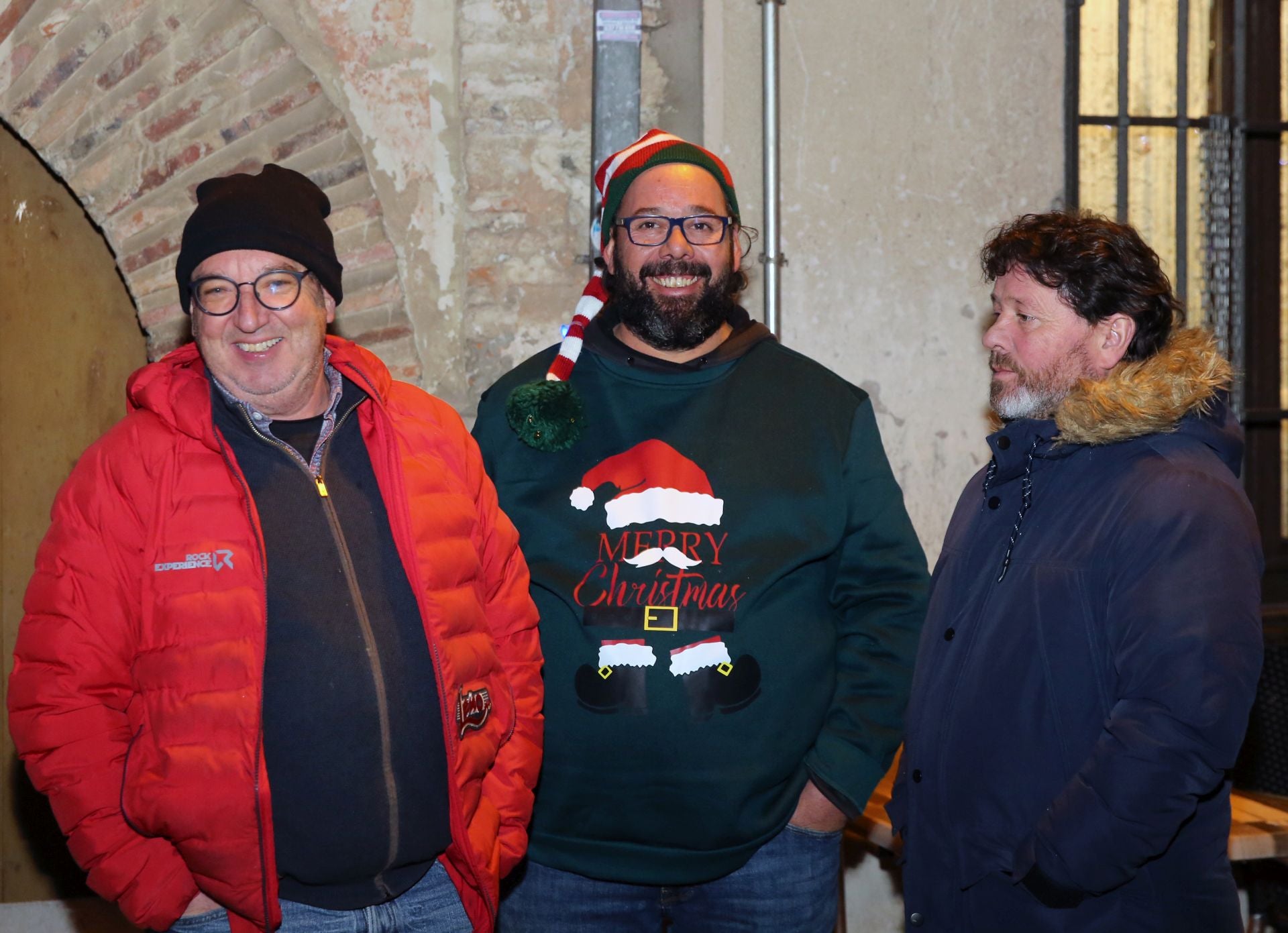 Fotografías del mercado solidario del barrio de San Lorenzo