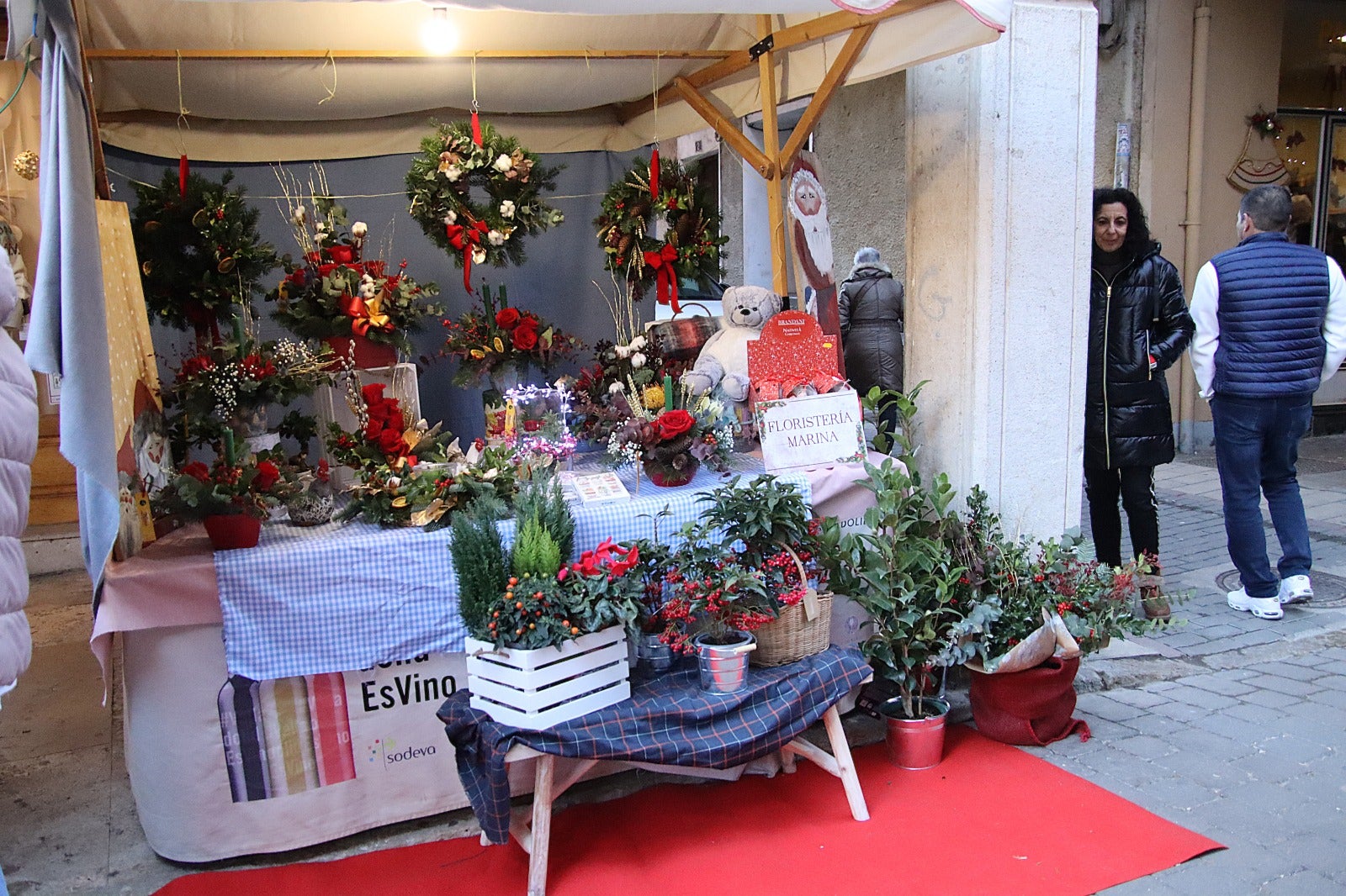 El comercio de Rioseco llena la calle Mayor de puestos