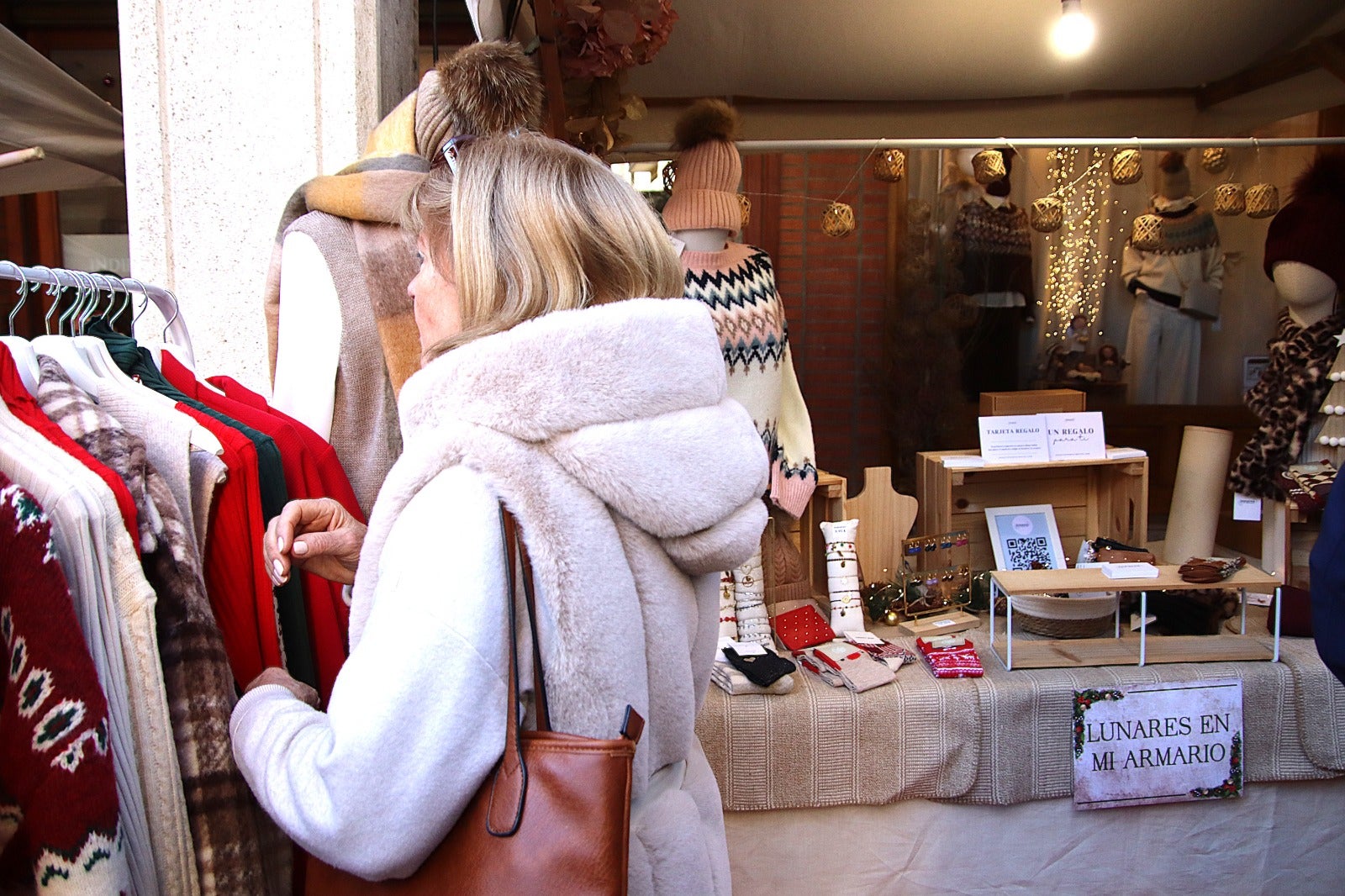 El comercio de Rioseco llena la calle Mayor de puestos
