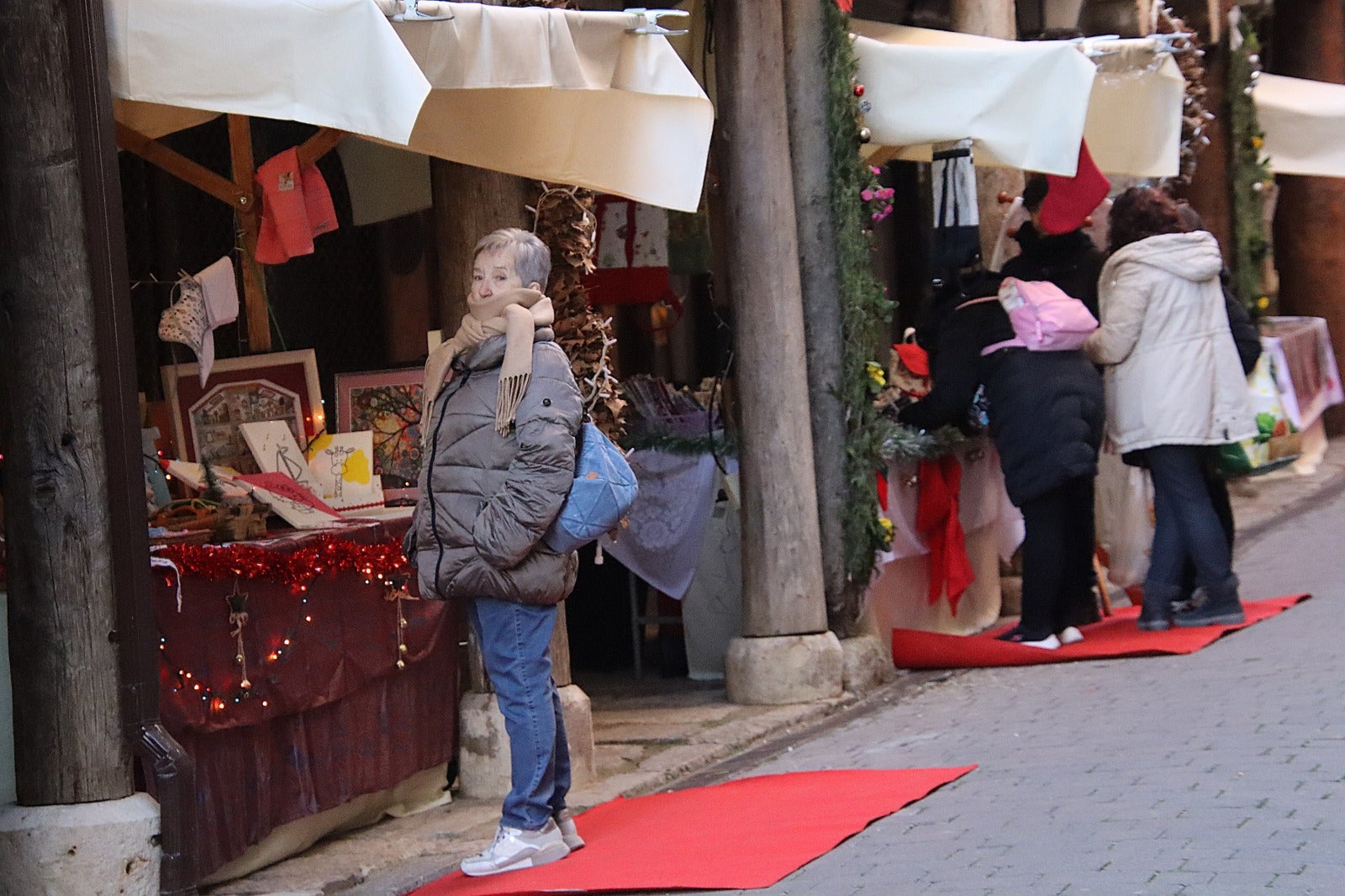 El comercio de Rioseco llena la calle Mayor de puestos