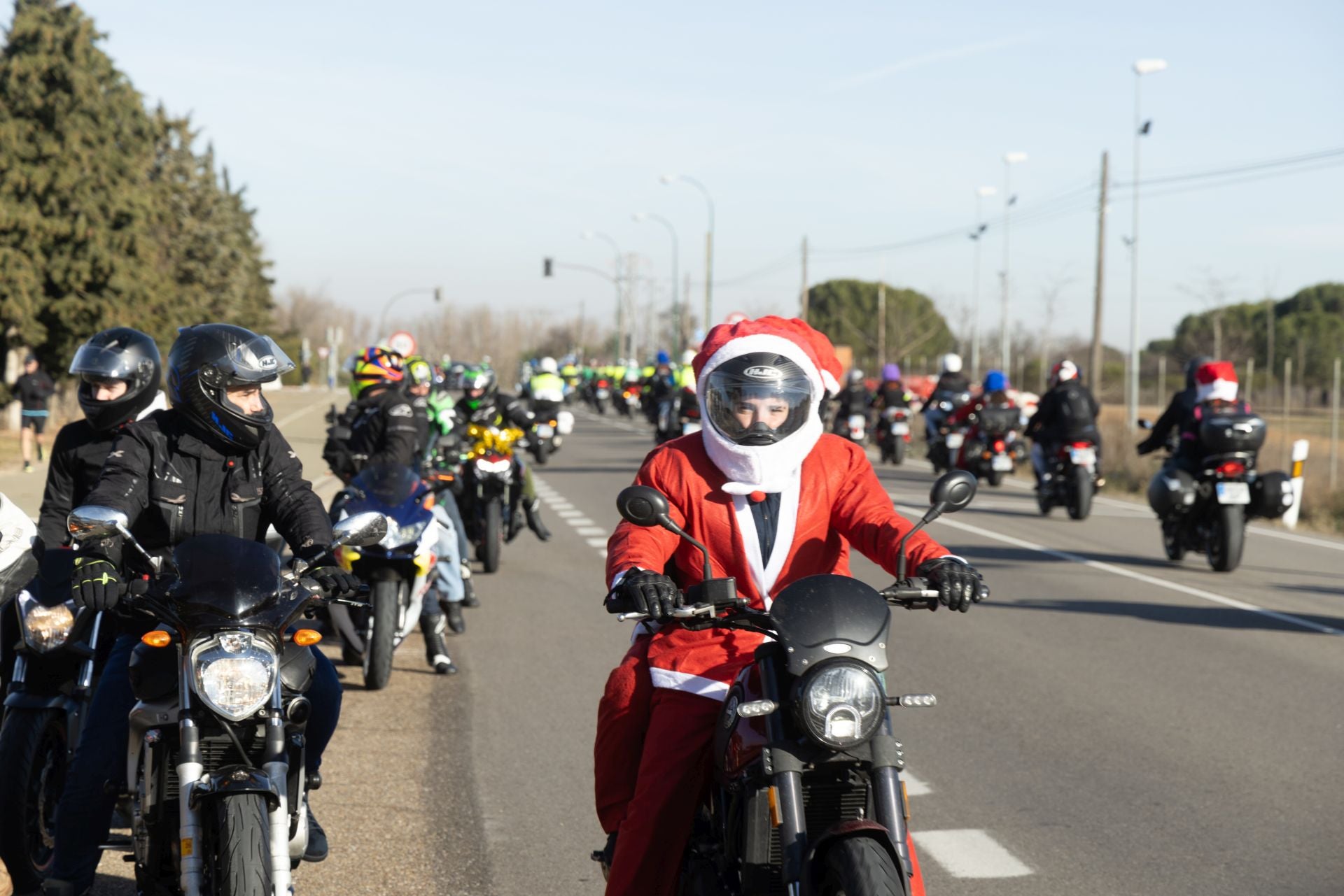La &#039;papanoelada&#039; motera de Valladolid, en imágenes