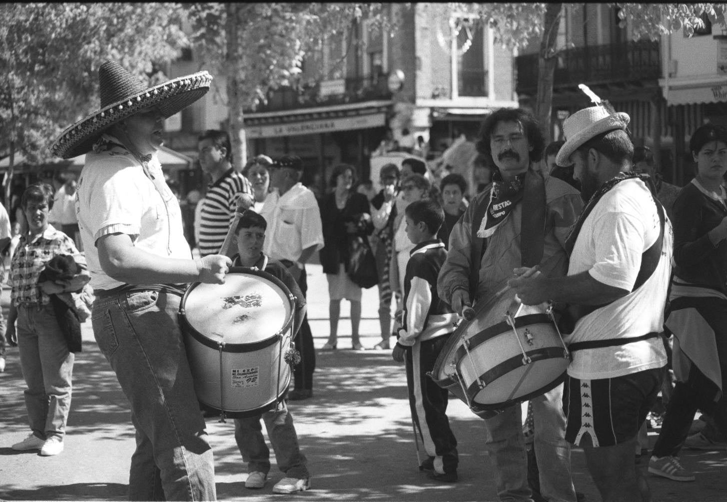 Peñas en las fiestas de la localidad. Septiembre de 1996.