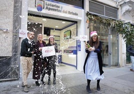 Celebración en la admninistración de Las Francesas en la calle Santiago.