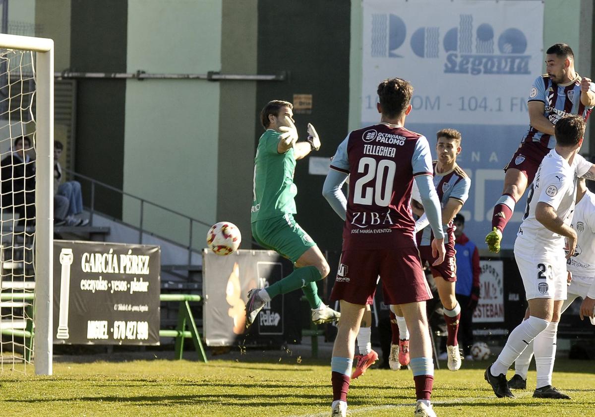 Remate de Davo para hacer el 1-0 ante el Lugo.