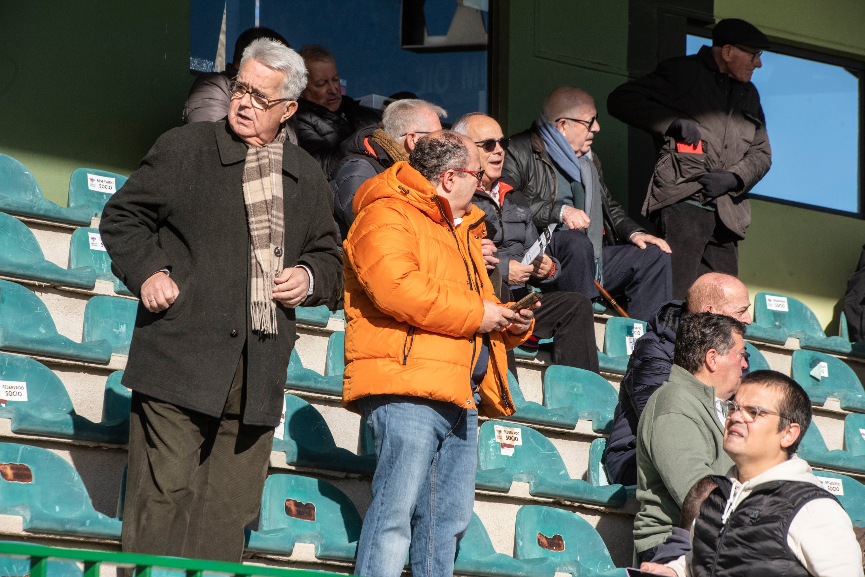 Búscate en las gradas de La Albuera durante el Segoviana vs Lugo