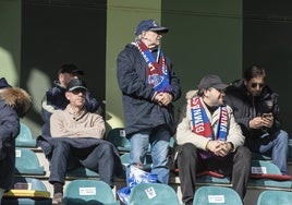 Gradas de La Albuera durante el partido entre la Segoviana y el Lugo