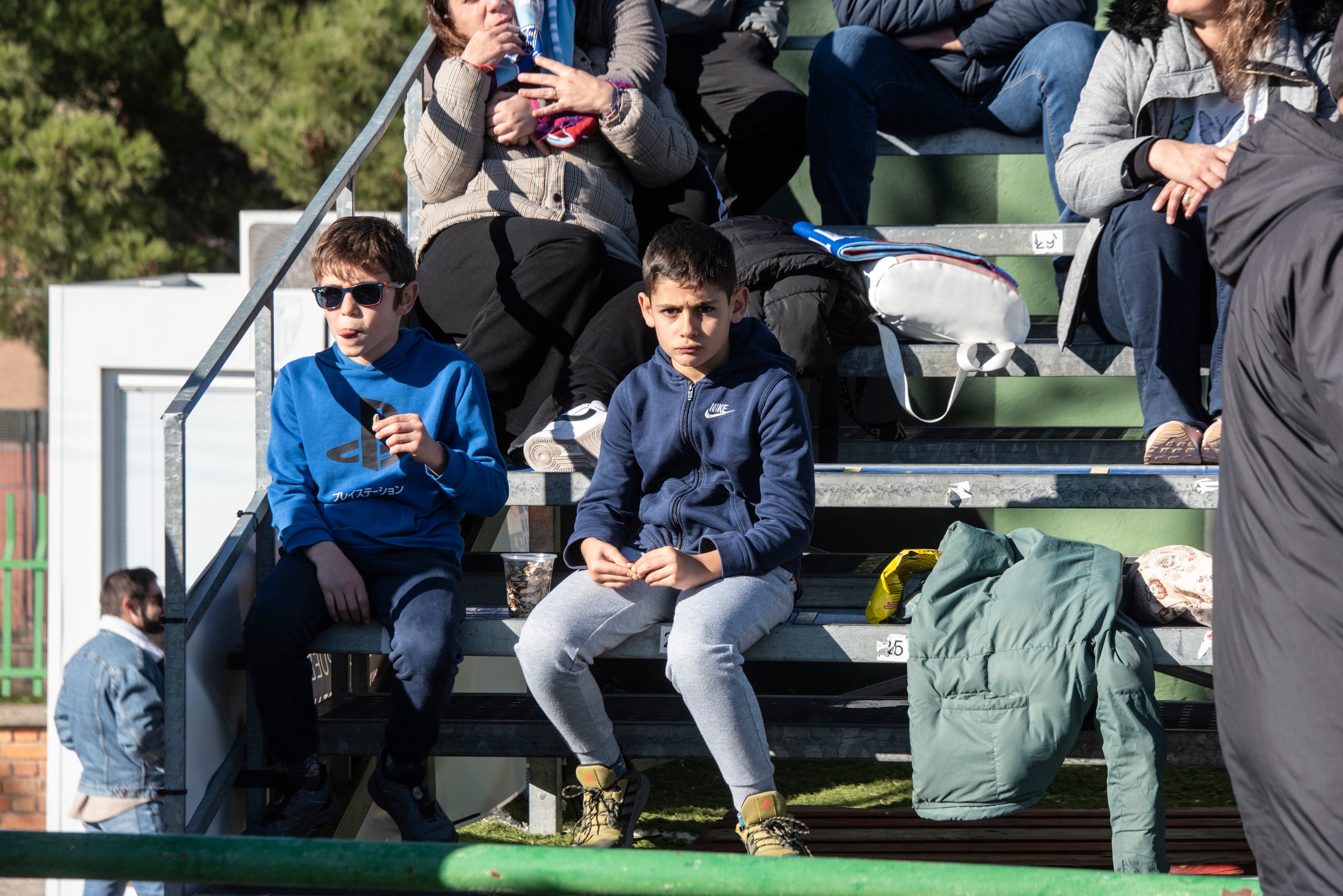 Búscate en las gradas de La Albuera durante el Segoviana vs Lugo