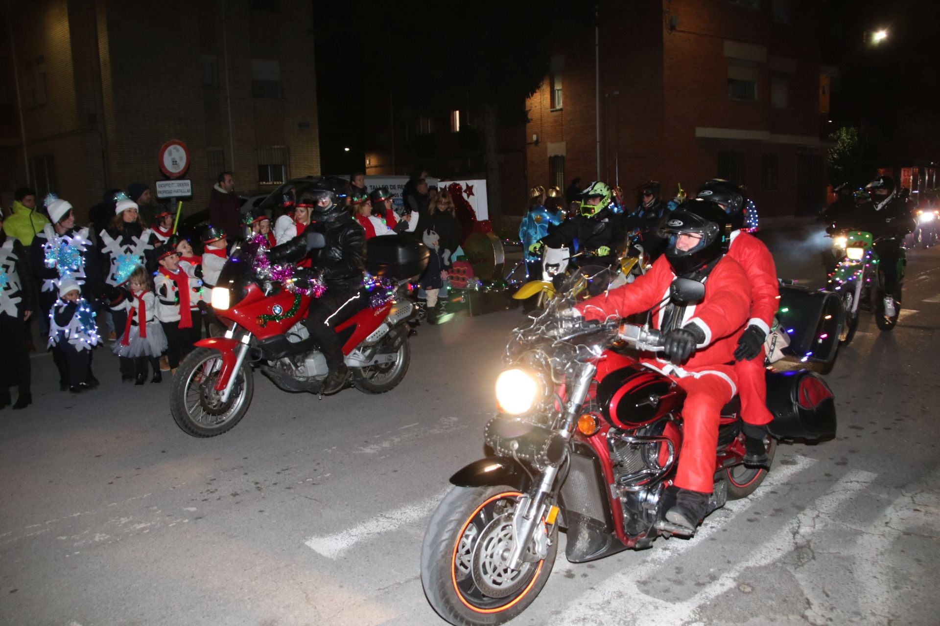 Fotos de la llegada de Papá Noel a Cuéllar