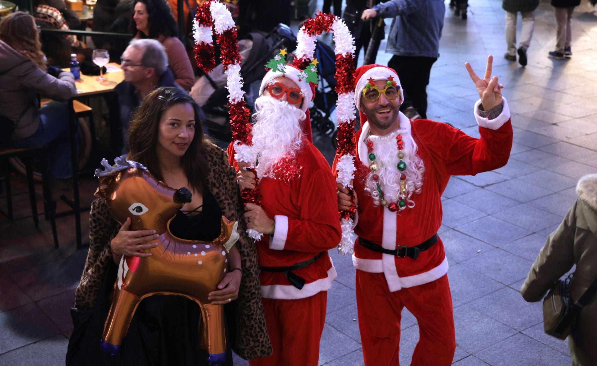 Las calles de Valladolid, repletas de ambiente festivo horas antes de la Nochebuena