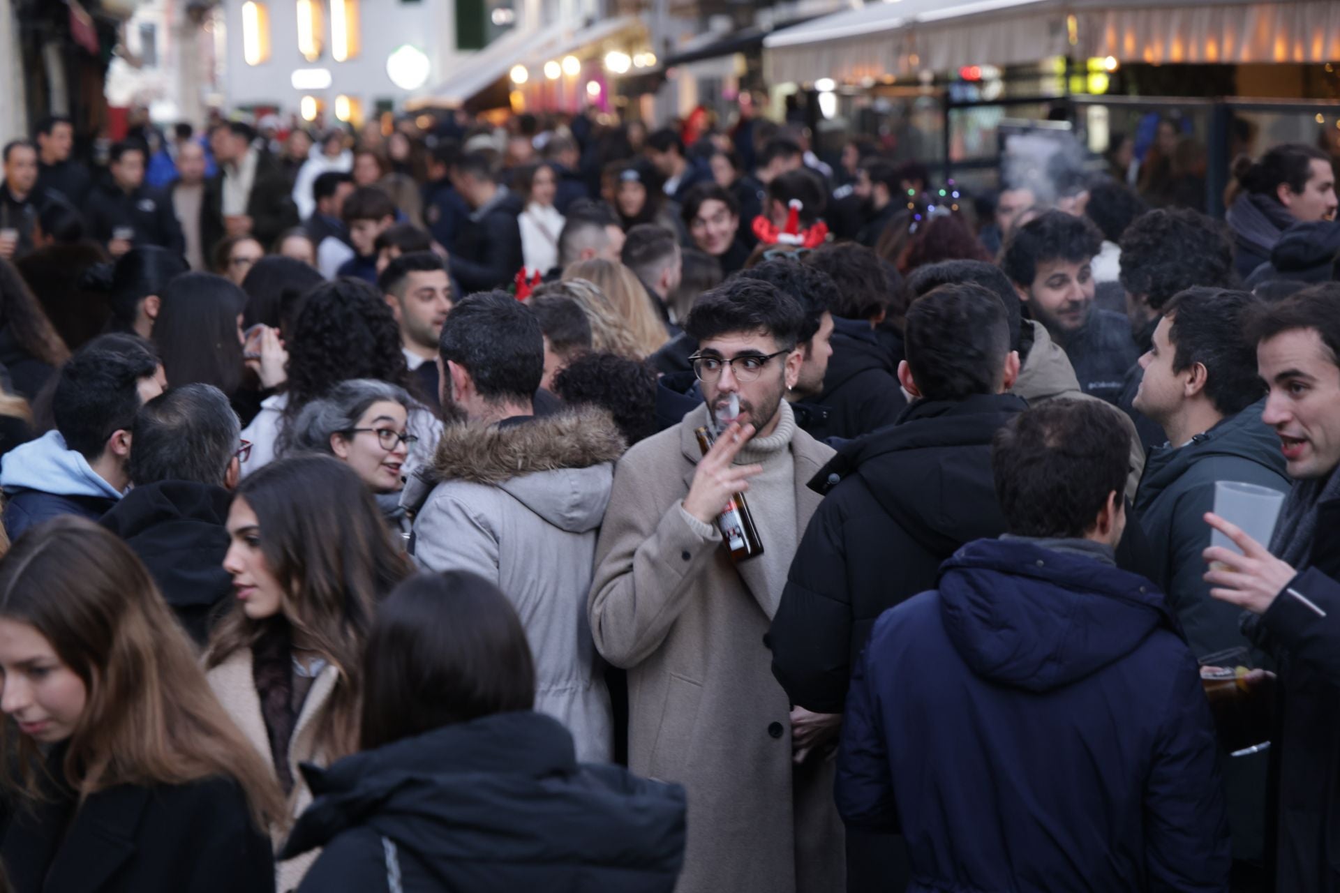 Las calles de Valladolid, repletas de ambiente festivo horas antes de la Nochebuena