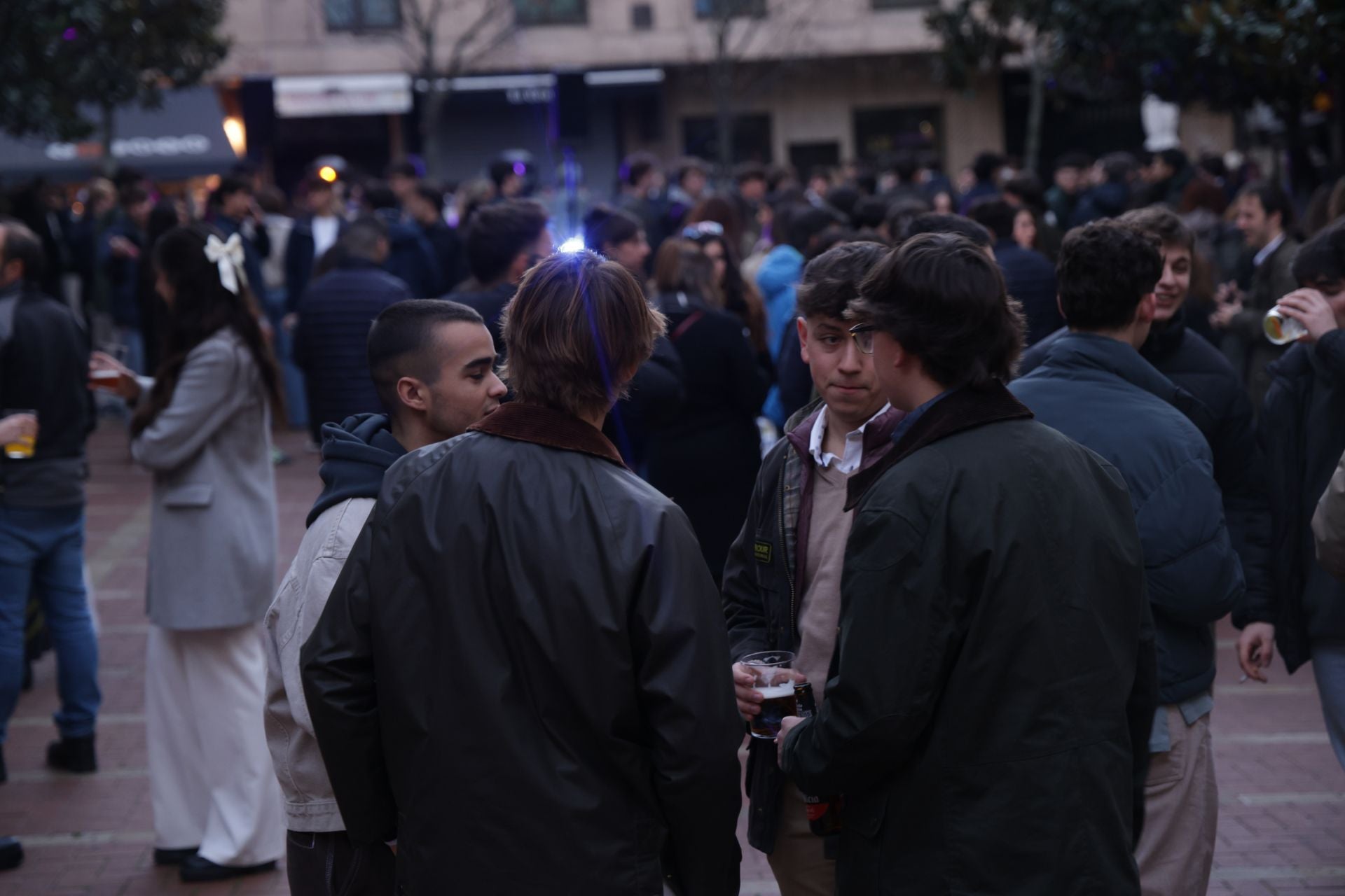 Las calles de Valladolid, repletas de ambiente festivo horas antes de la Nochebuena