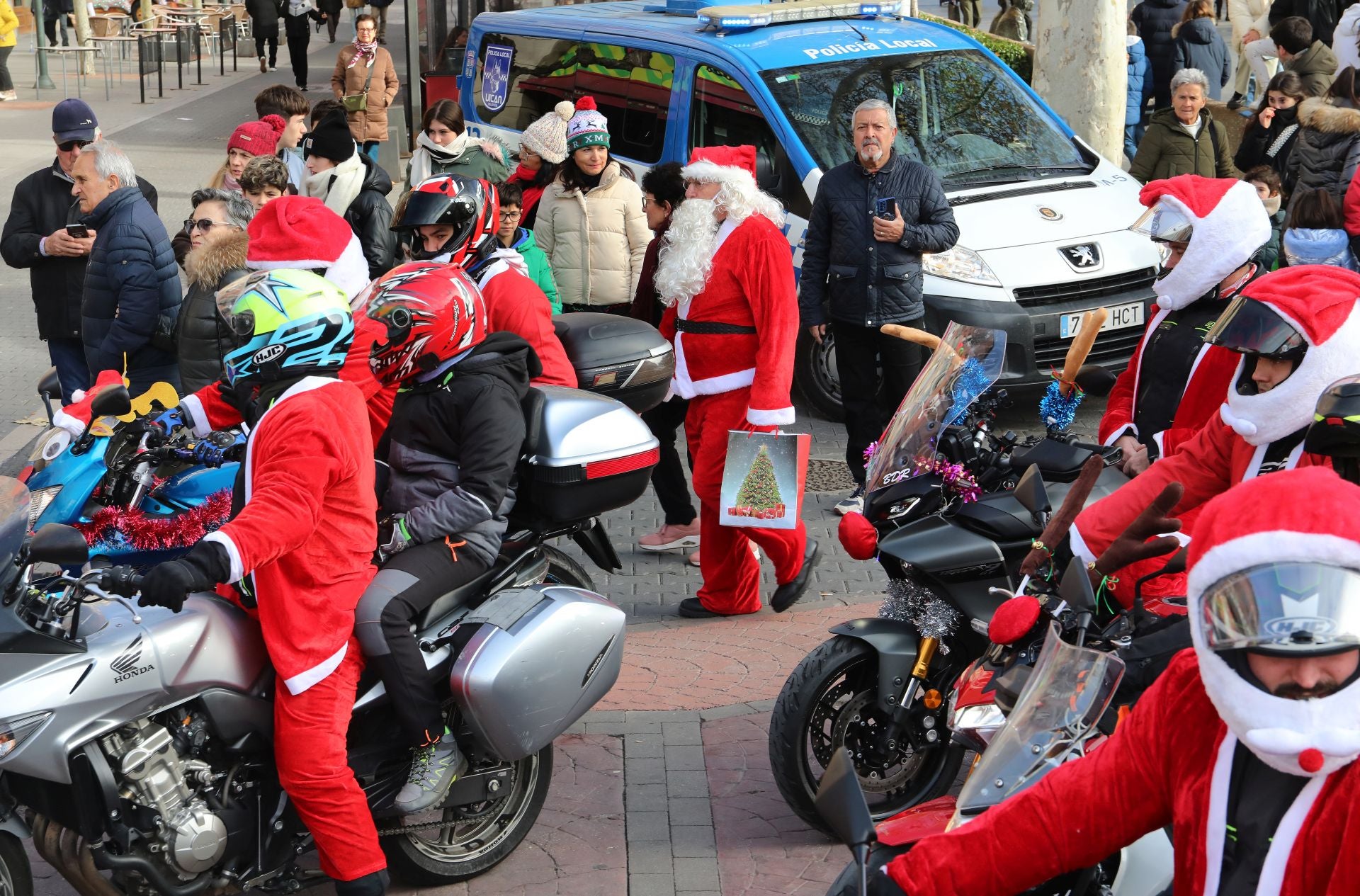 Papa Noel visita anticipadamente Palencia