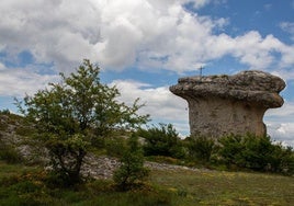 Peña Mesa, en el monumento natural de Las Tuerces, en Villaescusa de las Torres.