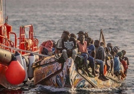 Inmigrantes rescatados en aguas cercanas a El Hierro.