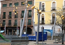 Instalación de la isla de calor en la plaza de Somorrostro.