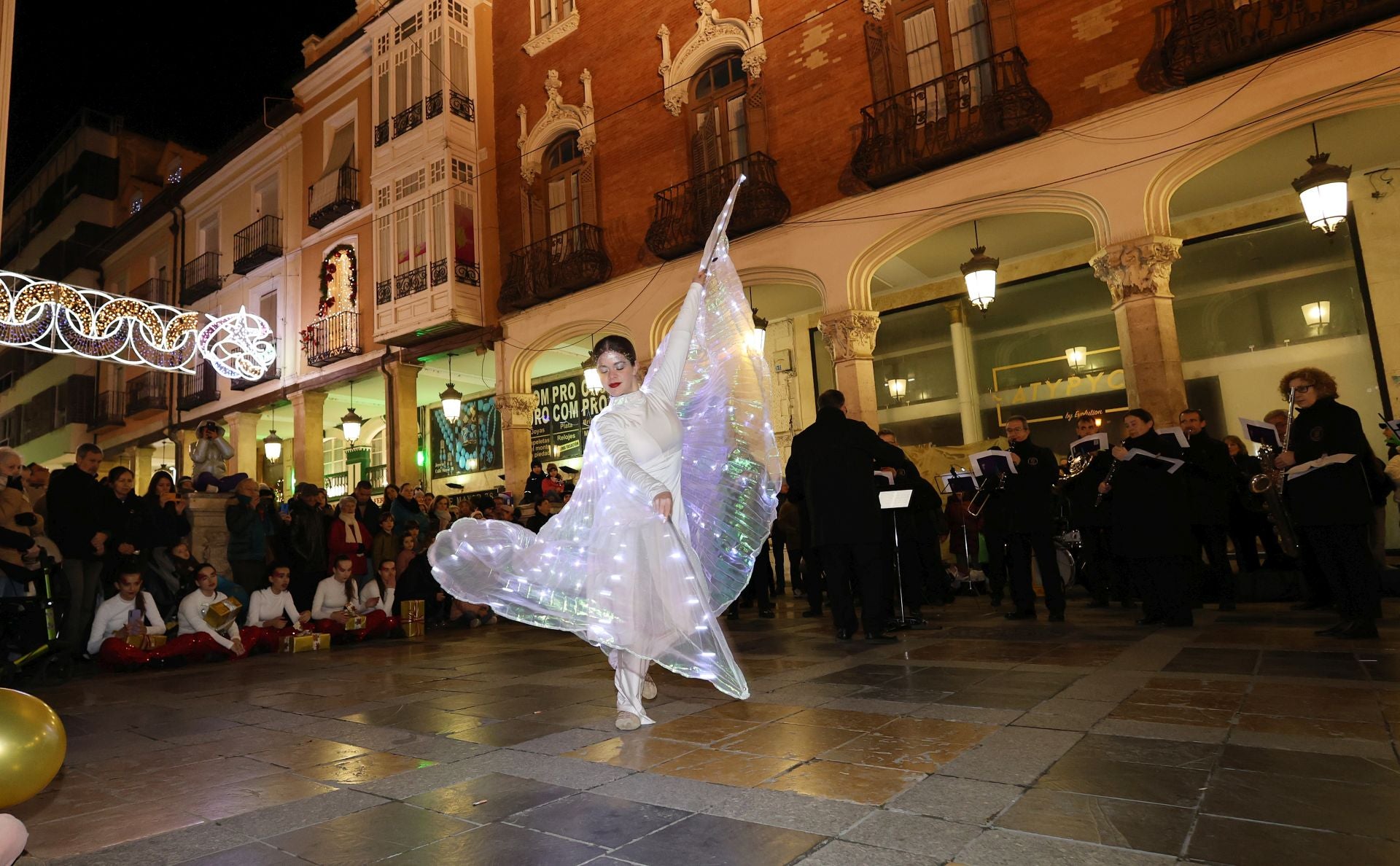 La danza toma las calles en la navidad palentina