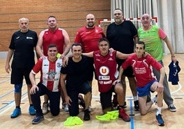 Los jugadores del IES Molina posan en formación.