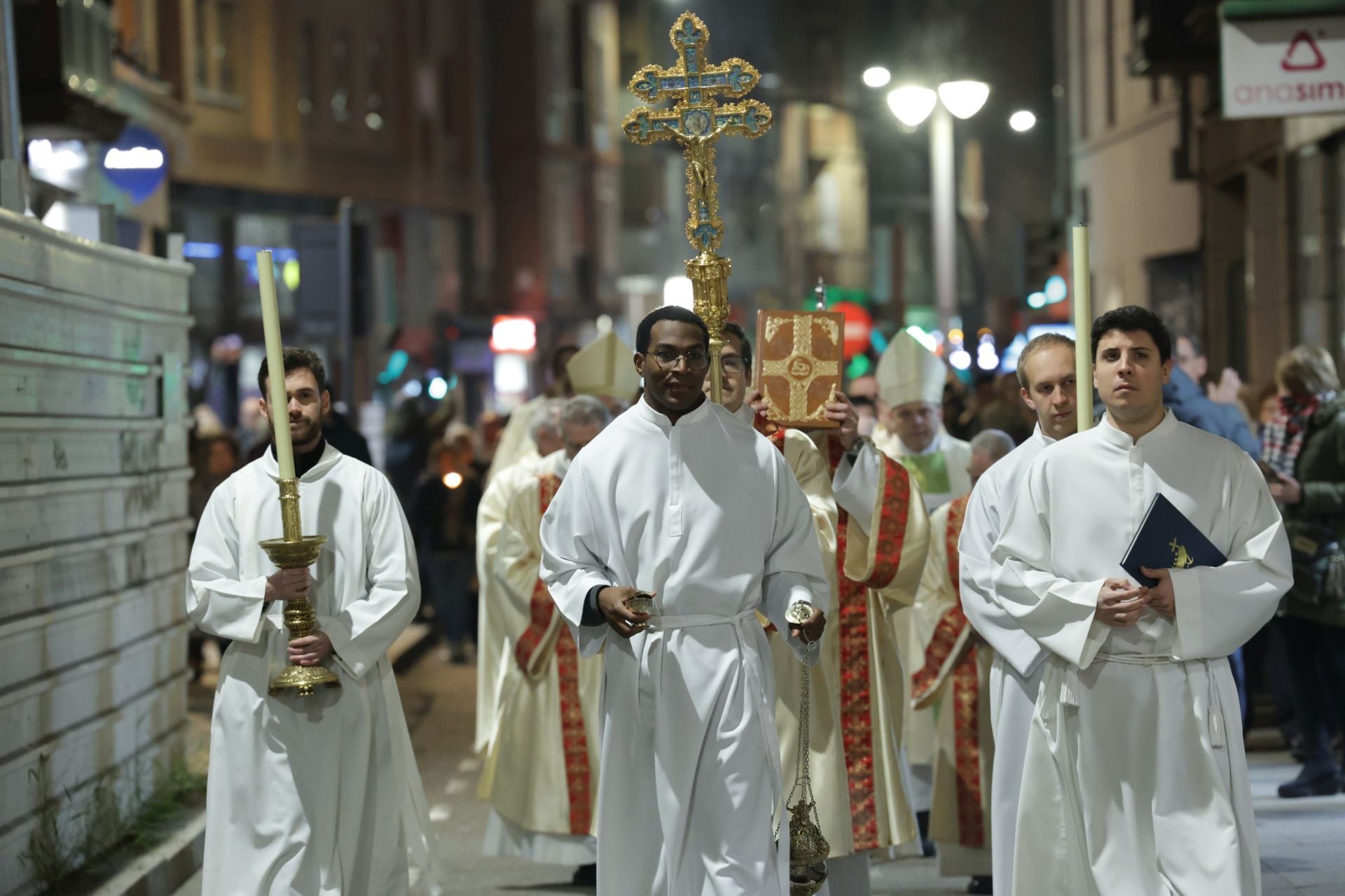 Las imágenes de la procesión del año Santo entre San Andrés y el Santuario