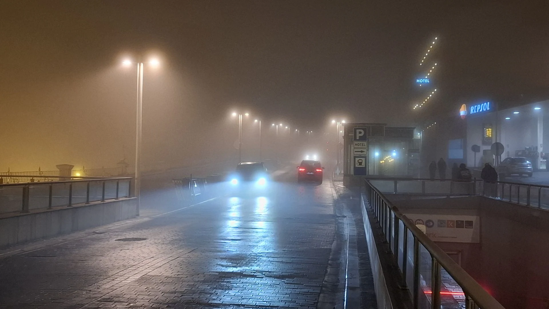 Fotos: la niebla envuelve Segovia