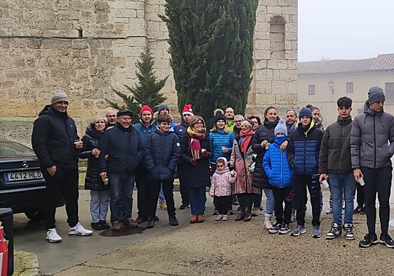 Vecino de Montelagre esperan a las 12 campanadas de las preuvas