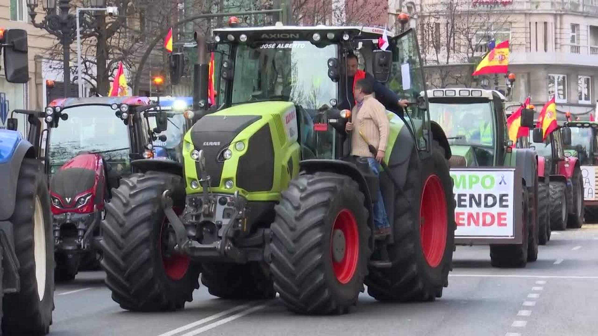 Una tractorada colapsa el centro de Santander