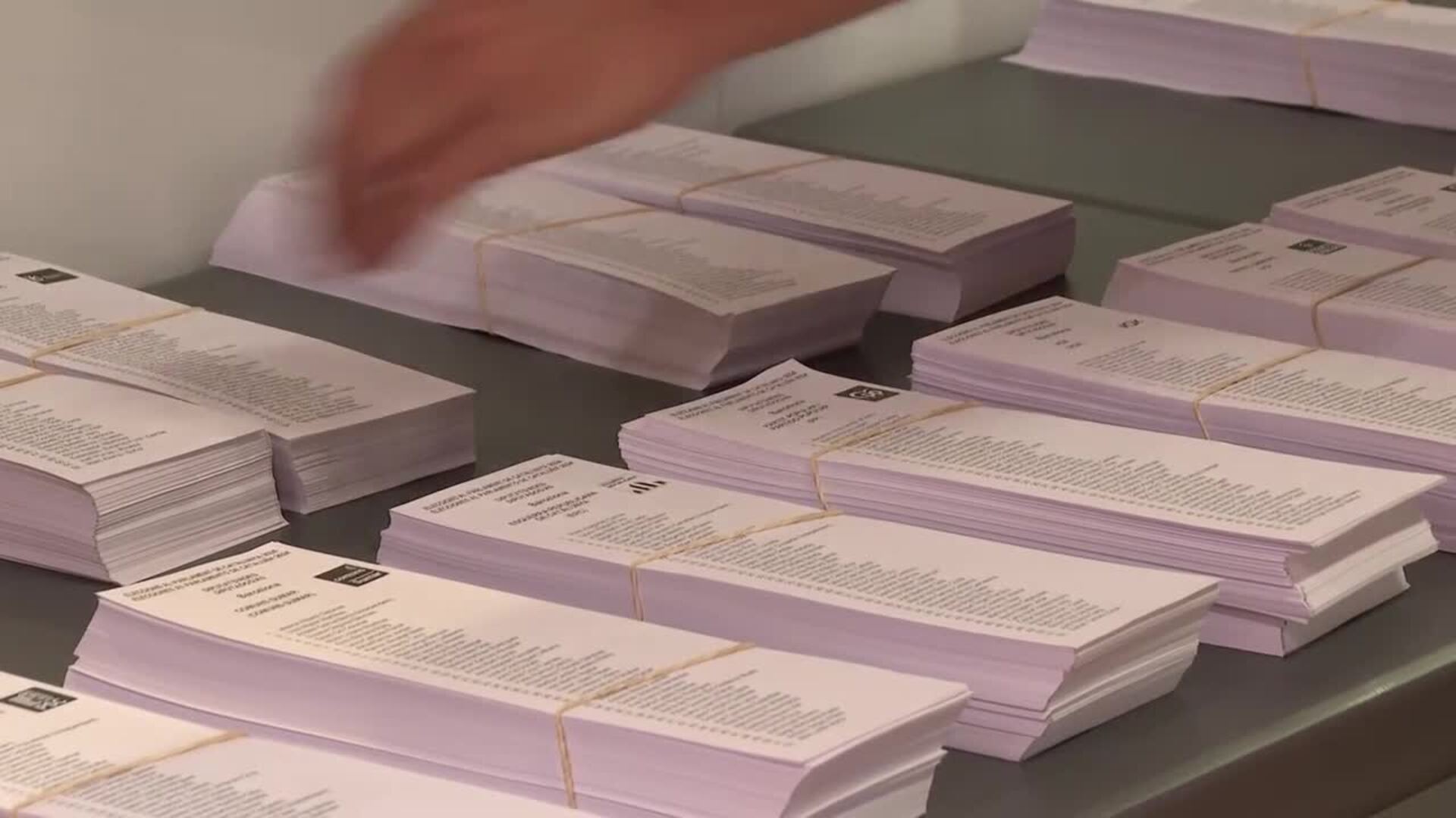 299 colegios electorales se preparan en Barcelona para el 12M