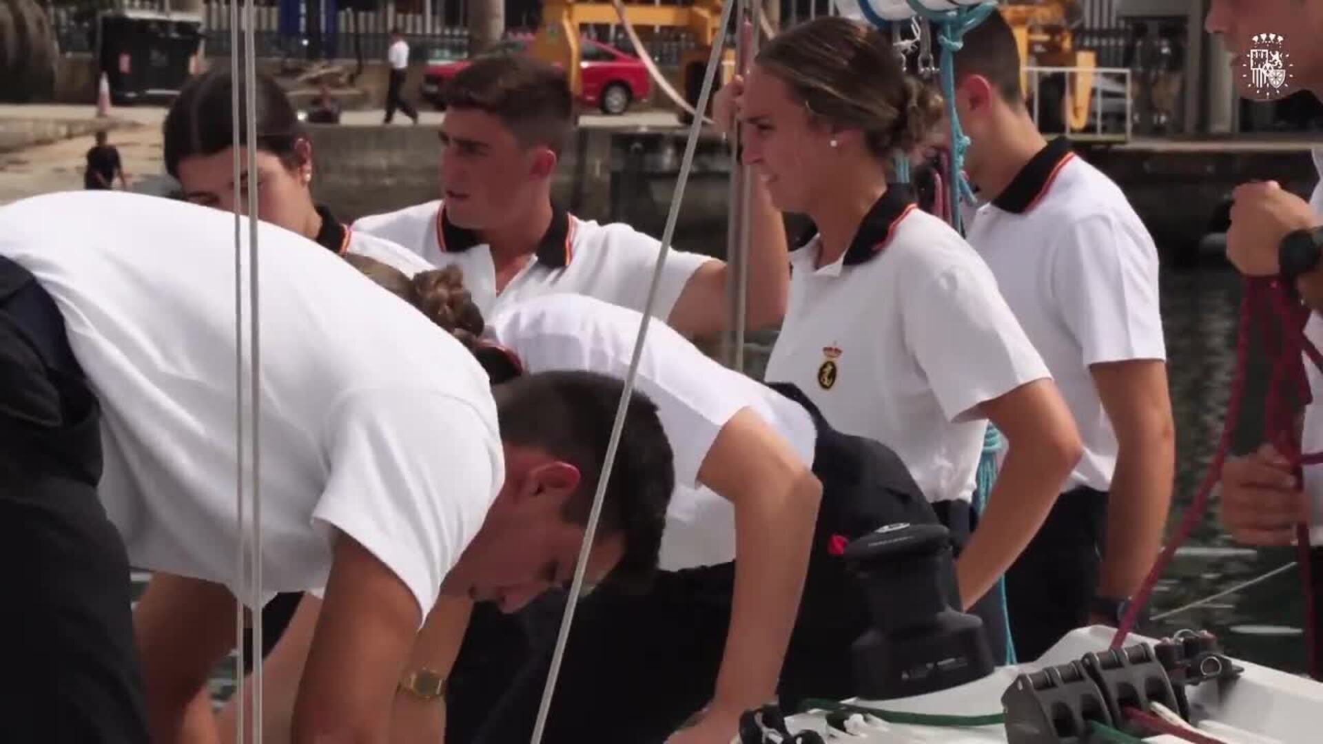 La princesa Leonor realiza su primera salida a la mar en instrucción en Escuela Naval Militar
