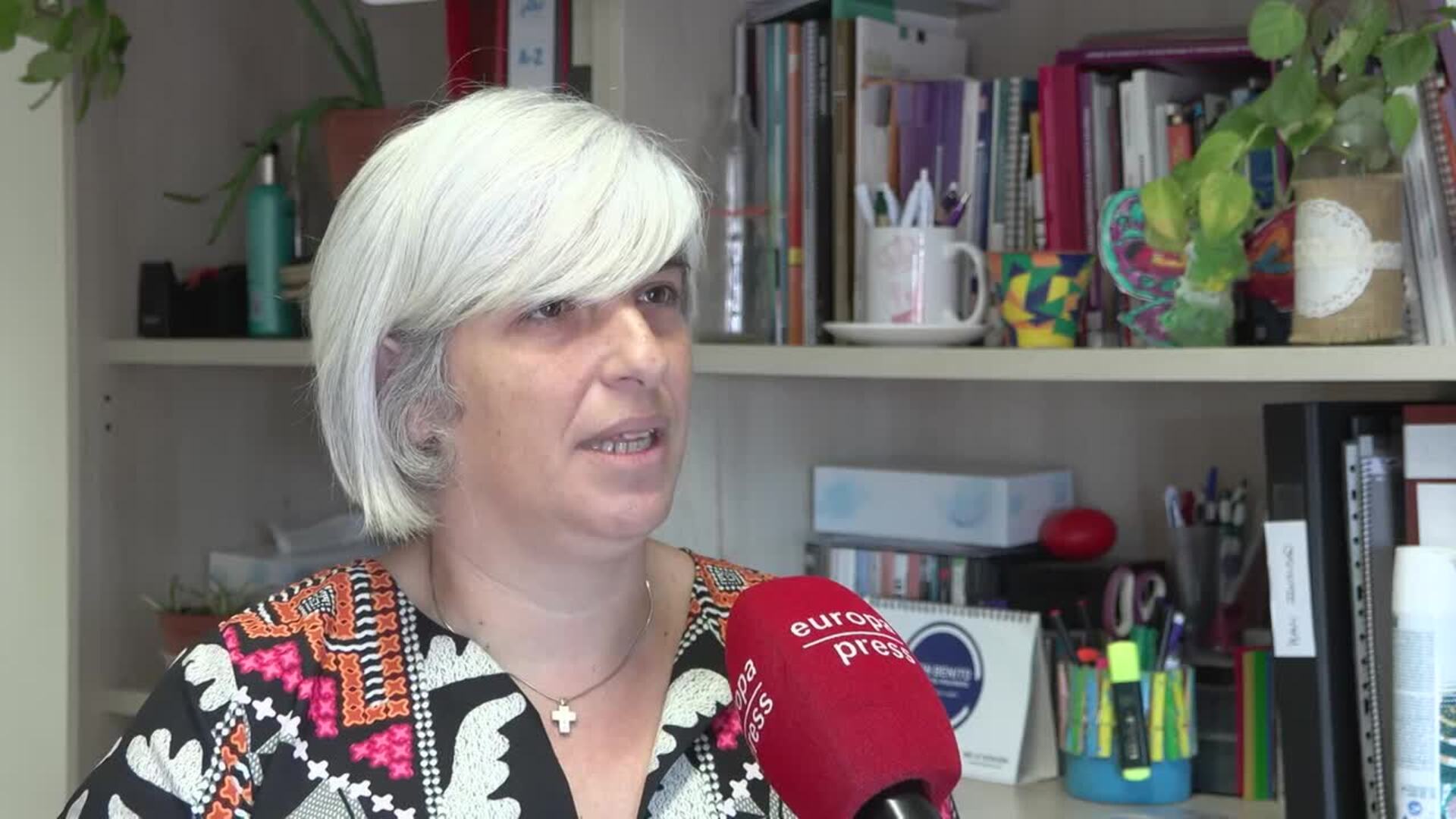 Ayto Don Benito reparte 3.500 pulseras Centinela para evitar agresiones sexuales en la feria