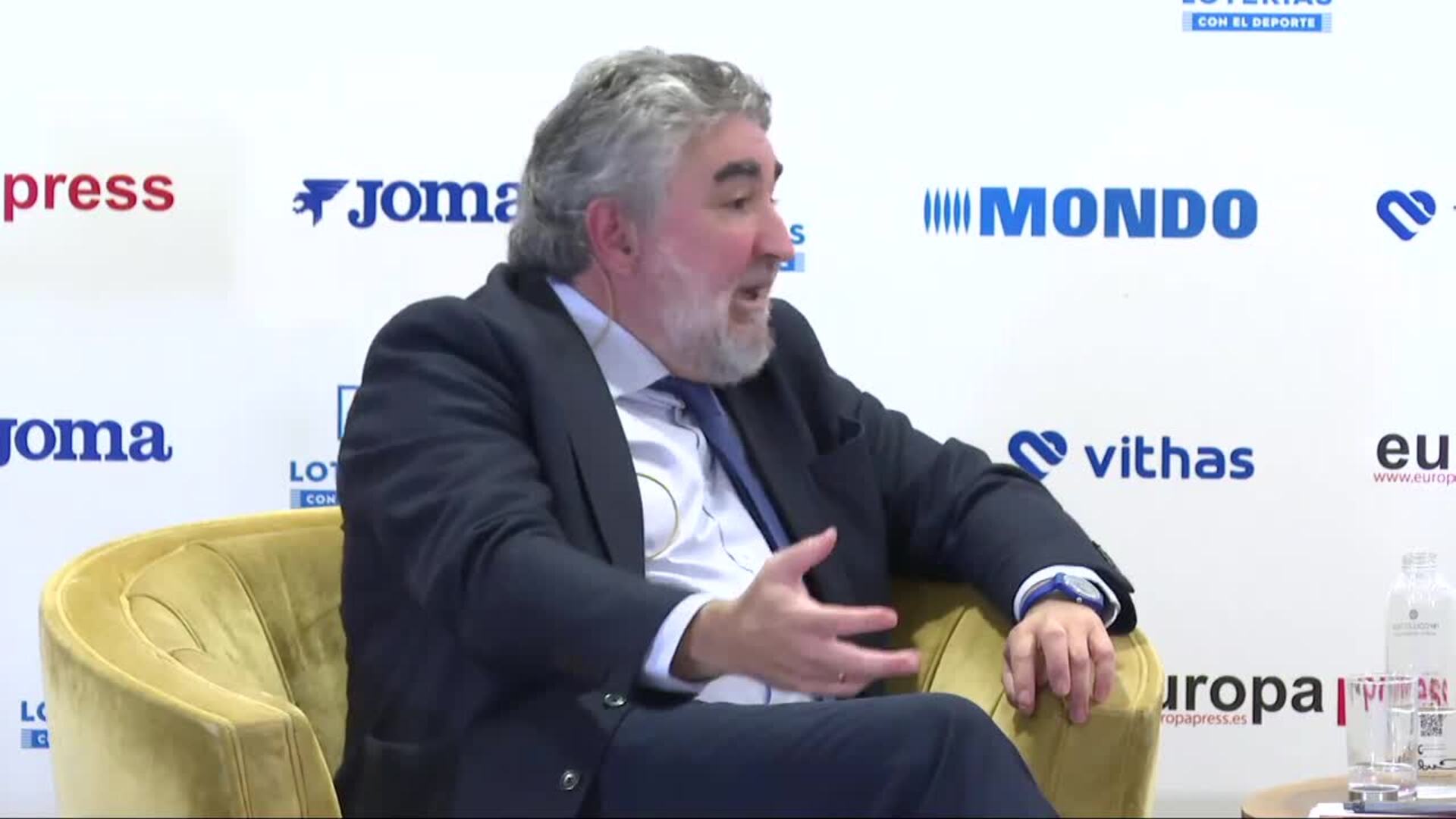 Uribes cree que del Bosque "es un referente" aunque la Federación "es quien debe decidir"