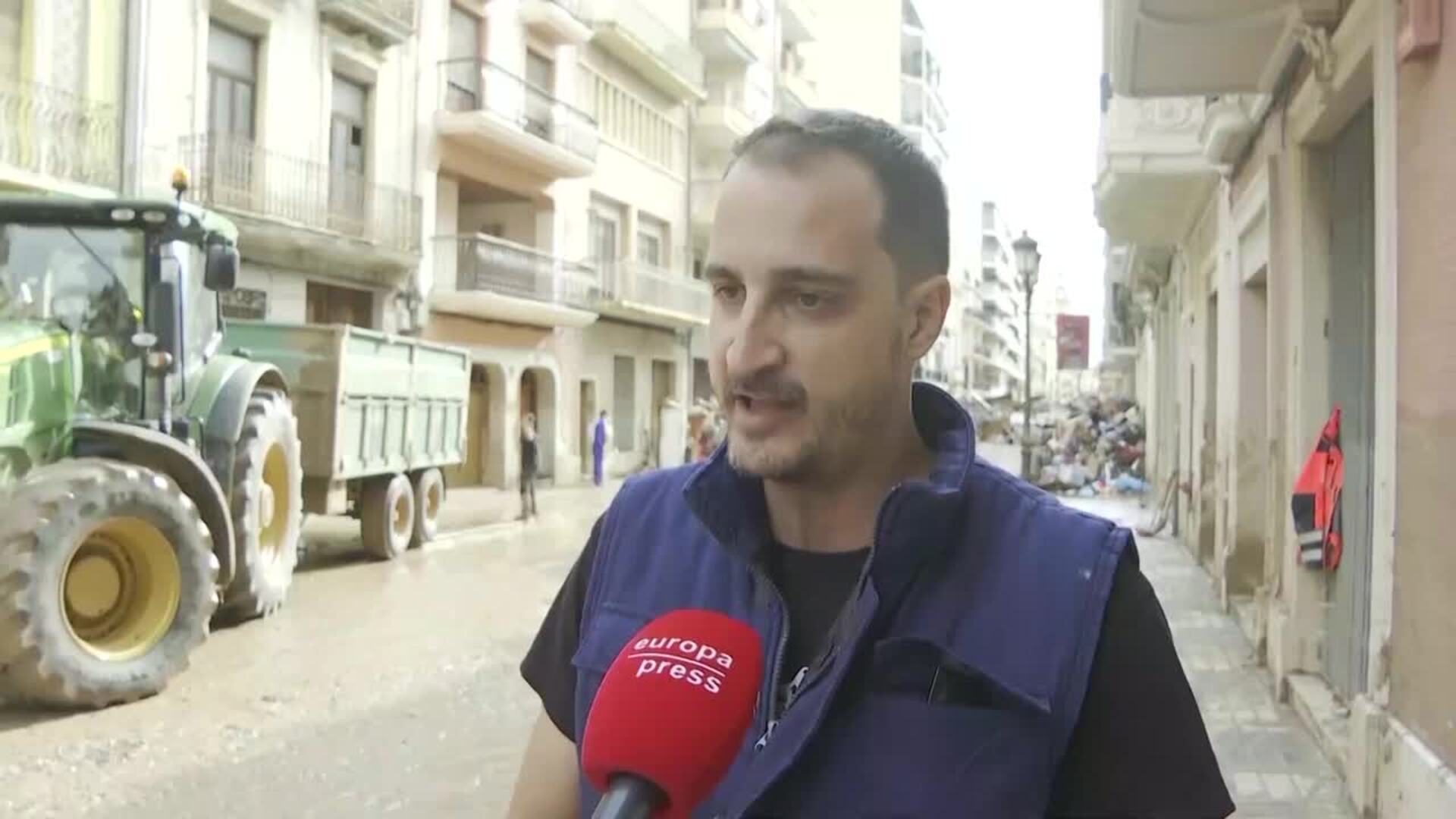 Agricultores se organizan para limpiar las zonas más afectadas por la DANA